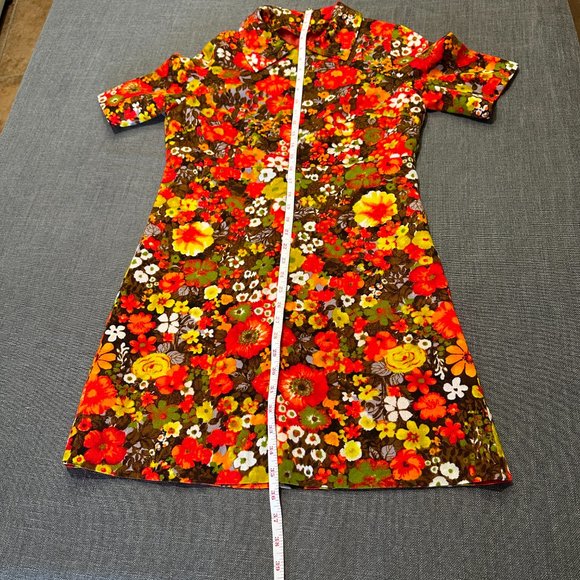 Groovy Floral Velveteen Bold Flower Power Print Lined Mini Dress Size Small - Picture 13 of 13